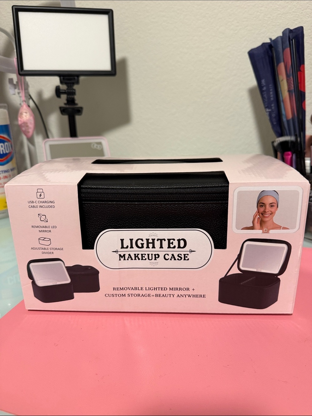 Lighted Makeup Case with Removable LED Mirror — Black